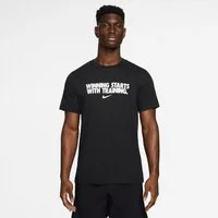 Nike T-Shirt Nike Men's Dri-FIT T-Shirt für Erwachsene, sportlicher Stil, atmungsaktives Material