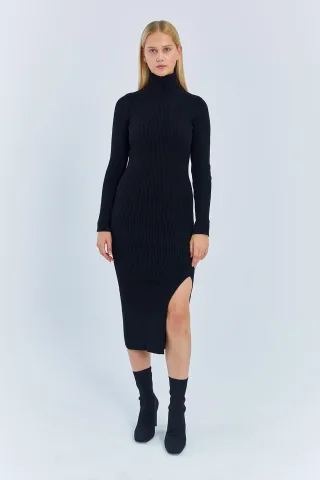 Turtleneck Midi Strickkleid mit Schlitz