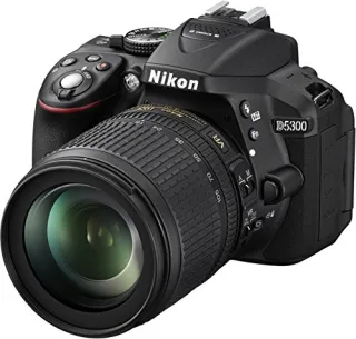 Nikon D5300 [242MP Full HD 32"] schwarz inkl. AF-S DX 18-105mm 1:35-56G ED VR Objektiv
