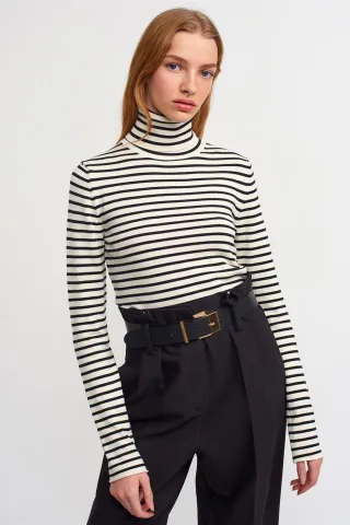 Gestreifter Rippstrick-Turtleneck-Pullover für Damen