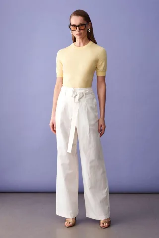 Gürtellose weite Leinenmix-Hosen