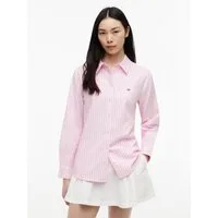 Tommy Jeans Hemdbluse TJW REG OXFORD SHIRT mit Logostickerei, abgerundeter Saum