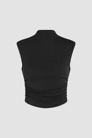 Faltenshirt mit halbem Rollkragen