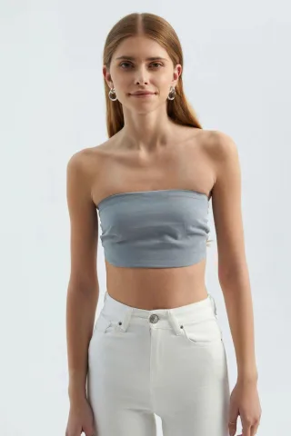 Trägerloses Basic-Crop-Top
