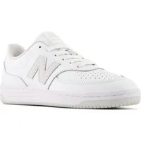New Balance BB80 Sneaker für Kinder und Jugendliche entwickelt, mit Gummilaufsohle
