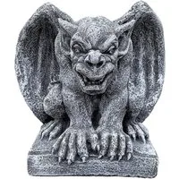 Stone and Style Gartenfigur Frostfeste Steinfigur Gargoyle auf Sockel