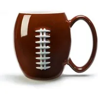 40YARDS Tasse American Football Tasse (600 ml) für Kaffee, Tee, etc., 1-tlg., Keramik, mit erhabener, fühlbarer Football Naht