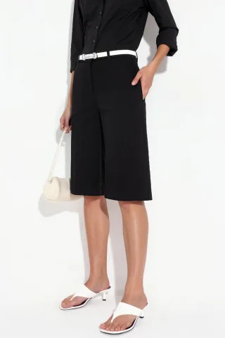 Gerade geschnittene Bermuda-Shorts (ohne Gürtel)