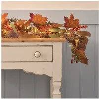 Lights4fun LED-Girlande 1,5 m LED-Herbstgirlande mit Ahornlaub in Dunkelgrün & Rot