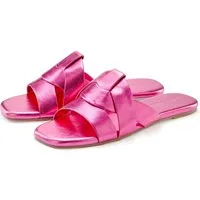 LASCANA Mule, Sommerschuh, offener Schuh, Sandale, Pantolette im modischen Metallic Look mit raffinierten Riemchen VEGAN