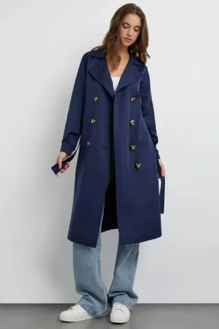 Doppelreihiger Gürtelt trenchcoat