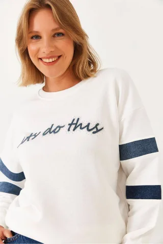 Gestreiftes besticktes Rundhals-Sweatshirt