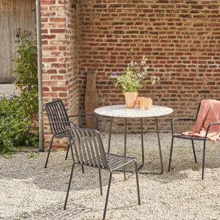 Runder Gartentisch Elio brown aus Premium-Terrazzo und Metall
