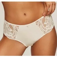 LASCANA Panty Flora mit feiner, leicht transparenter Spitze und edlem Accessoire