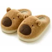 Corimori Flauschige Capybara Pantoffeln Plüsch Hausschuhe (Packung, Geschenk) kuschelig weiche Tierpantoffeln, Plüschhausschuhe mit Gummisohle