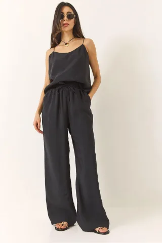 Ärmelloses Top und Weite Hosen Set