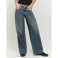 Tally Weijl Low-rise-Jeans SPADEDODA aus hochwertigem Baumwoll-Lyocell-Mix, tief geschnitten in weitem Fit