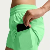 Nike Laufshorts Nike Swift Women's Dri-FIT Mid-Rise 2-in-1 Running Shorts 2-in-1-Design, mit Reißverschlusstasche hinten am Bund