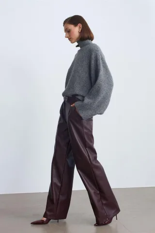 Hochtaillierte Weitbeinige Kunstlederhose