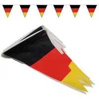 Goodymax Hängedekoration Wimpelkette 10 m Deutschland EINSEITIG zur WM (Fußball WM EM), 1 Wimpelkette 10 m - 20 Wimpel á 20 x 30 cm Schwarz Rot Gold