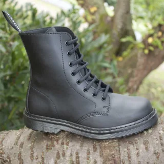 Shoezuu 8 Eye UK Boots black mono 38