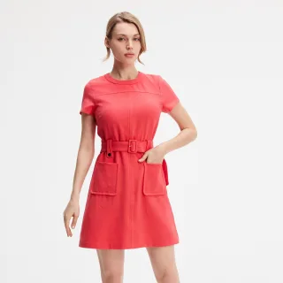 Kurzes Kleid mit aufgesetzten Taschen