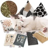 Canadian Cat Company Tier-Beschäftigungsspielzeug Katzen Schmusekissen- & Spielkissen Pyramiden XXL, 8er Set mit Katzenminze & Baldrian Kräuterfüllung