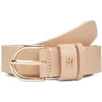 Tommy Hilfiger Ledergürtel ESSENTIAL EFFORTLESS 2.5 cm breit GOLD Logoemblem, weiche Haptik, ovale Einfachdornschließe
