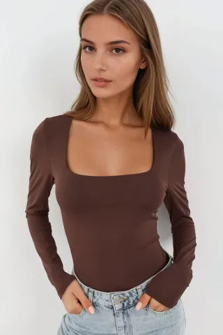 Slim Fit Quadratkragen Stricktop