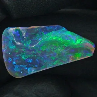 7,49 ct Black Crystal Opal Vollopal