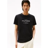 Tommy Hilfiger T-Shirt HILFIGER STACK GRAPHIC TEE Regular fit mit Rundhalsausschnitt