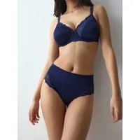 Triumph Slip Ladyform Soft T Maxi mit Spitzendetails