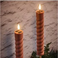 Lights4fun LED Gartenleuchte 2er Set TruGlow® Solar Stabkerzen terracottafarben