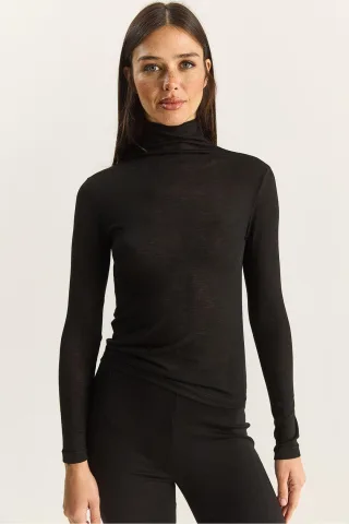 Taillierte Langarm Rollkragenbluse