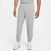 Nike Sportswear Jogginghose Nike Club Men's Knit Joggers mit Eingrifftaschen, aus weichem Jersey-Material