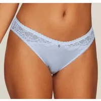 LASCANA Slip Alana mit hohem Seidenanteil und edler Spitze