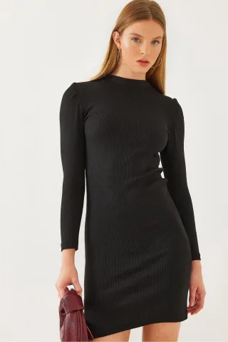 Rippstrick-Jersey-Minikleid mit Rundhalsausschnitt