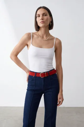 Schlank geschnittene quadratische Hals-Ablauflose Bluse