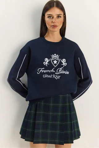 Rundhals bestickter Sweatshirt