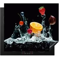 MuchoWow Herd-Abdeckplatte Wasser - Obst - Orange - Erdbeere - Kirsche - Schwarz, Vinyl, (1 tlg), Abdeckplatte für Ceranfeld, Herd Inductionsmatte, 57.6x51.6 cm