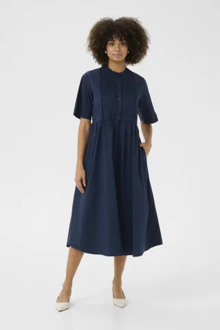 Kleid Weibliche Silhouette Blaue Iris blue