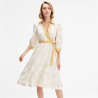 Bi-Material-Wickelkleid mit tropischem Print