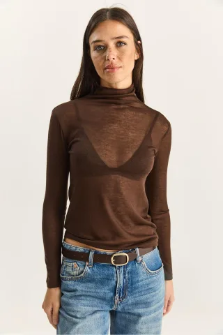 Taillierte Langarm-Turtleneck-Bluse