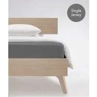 fleuresse Spannbettlaken Jenny C aus feinfädigem Mako-Jersey, Single-Jersey, Gummizug: rundum, (1 Stück), für Matratzen bis 23 cm Höhe