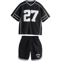 Next T-Shirt & Shorts Varsity T-Shirt und Shorts im Set (2-tlg)