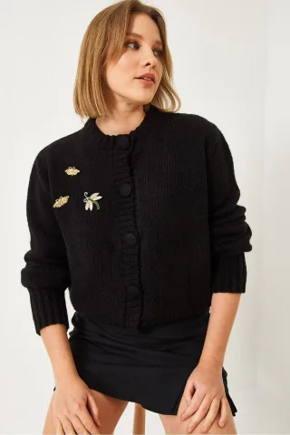 Texturierter Strickcardigan mit Pompon