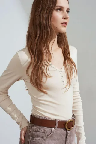 Slim Fit Baumwollbluse mit langen Ärmeln und Knopfleiste