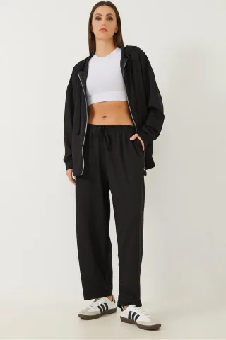 Hoodie mit langem Sweatshirt und weit geschnittenen Leggings im zwei-teiligen Set