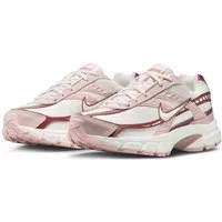 Nike Sportswear Initiator Sneaker inspiriert vom Design des Nike P-6000