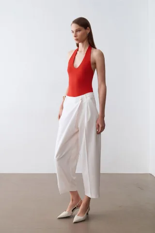 Hoch taillierte weite Crepe-Hosen